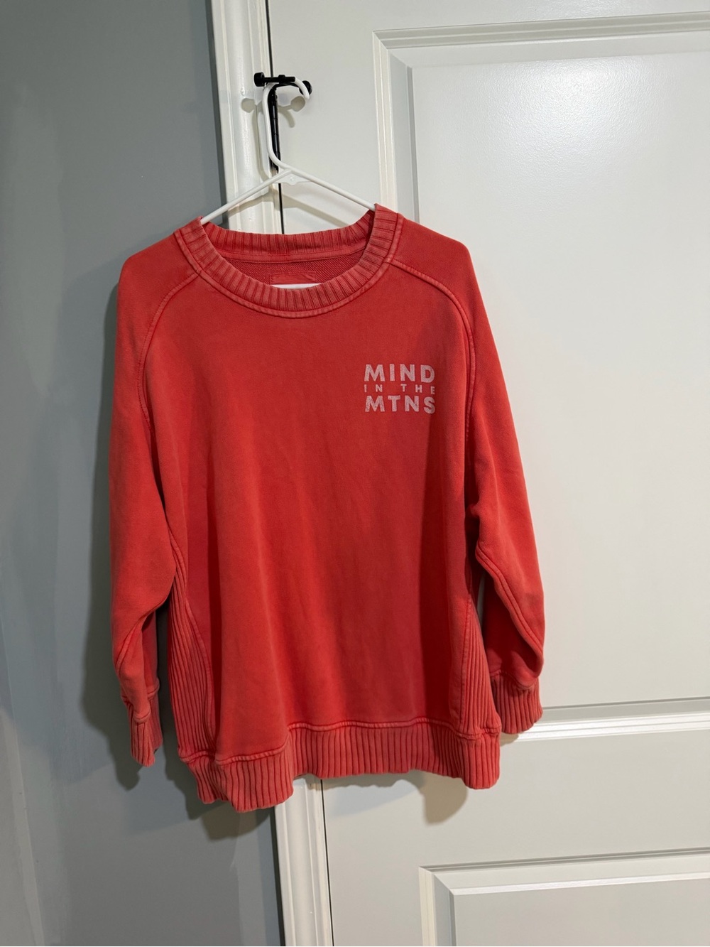 aerie Coral Crewneck Sweatshirt with 'MIND IN THE MTNS' Chest Print